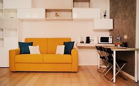 Gioire apartments Milan - Duomo 4 metro stops - near Olympic Village